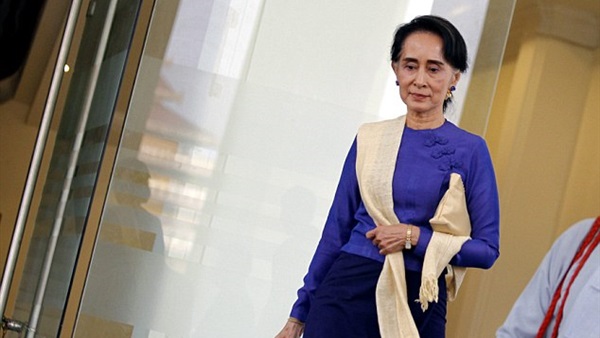 زعيمة ميانمار تلتقي الرئيس الصيني خلال زيارة لتقوية العلاقات