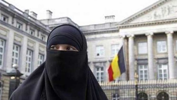 ألمانيا: وزراء محافظون يضغطون لحظر جزئي للنقاب ألمانيا: وزراء محافظون يضغطون لحظر جزئي للنقاب