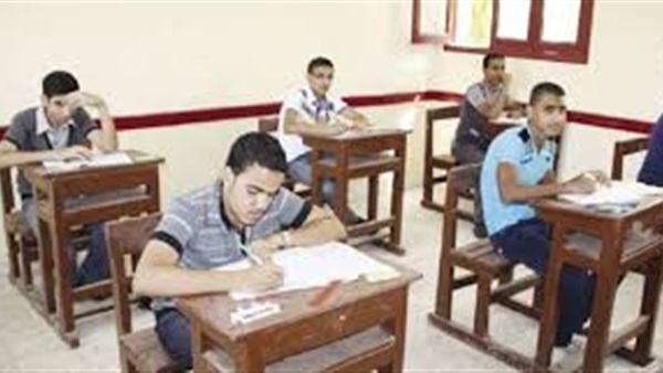 بدء امتحانات الدبلومات المهنية بالنظام الإلكترونى للتعليم المفتوح.. 13 أغسطس