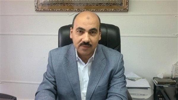 رئيس جامعة الفيوم يكرم عميد كلية السياحة والفنادق رئيس جامعة الفيوم يكرم عميد كلية السياحة والفنادق
