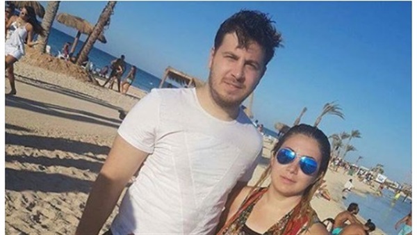 بالصورة.. محمد قماح برفقة شقيقته على البحر بالصورة.. محمد قماح برفقة شقيقته على البحر