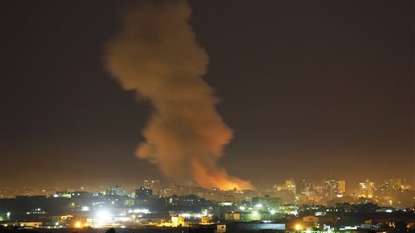 غزة تحترق..أكثر من 30 غارة جوية إسرائيلية تستهدف القطاع