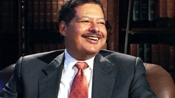 إصدار طابع جديد للبريد باسم «أحمد زويل»