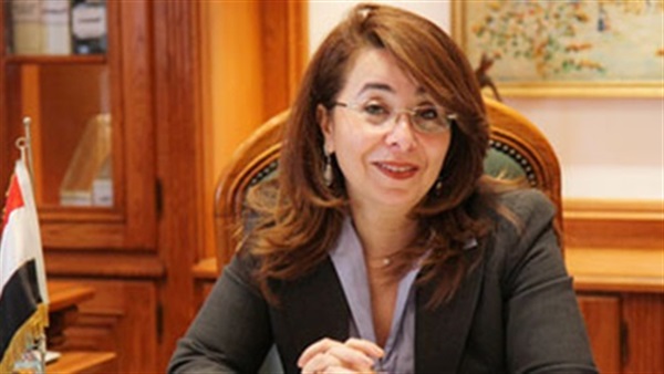 وزيرة التضامن توجه بسرعة نقل مشردة إلى دار للرعاية الاجتماعية وزيرة التضامن توجه بسرعة نقل مشردة إلى دار للرعاية الاجتماعية