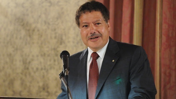 جامعة الإسكندرية تكرم اسم العالم الجليل أحمد زويل جامعة الإسكندرية تكرم اسم العالم الجليل أحمد زويل