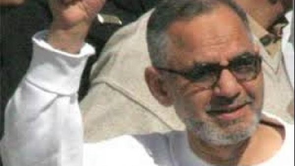 تجديد حبس "بِشر" 45 يومًا في اتهامه بالتخابر مع دول أجنبية تجديد حبس "بِشر" 45 يومًا في اتهامه بالتخابر مع دول أجنبية