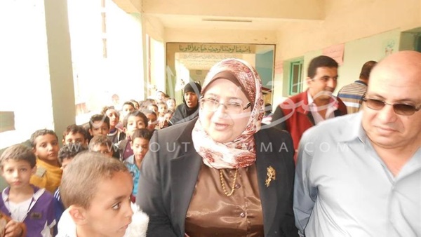وكيل "صحة المنوفية" تشجع طلاب المدارس على التطعيم ضد الحصبة الألمانية وكيل "صحة المنوفية" تشجع طلاب المدارس على التطعيم ضد الحصبة الألمانية