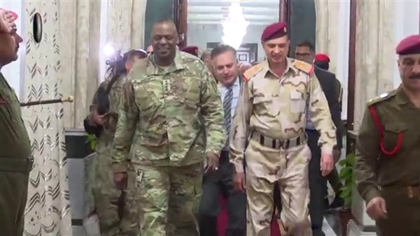 رئيس أركان القوات المسلحة بعمان يلتقي قائد القوات البرية الأمريكية رئيس أركان القوات المسلحة بعمان يلتقي قائد القوات البرية الأمريكية