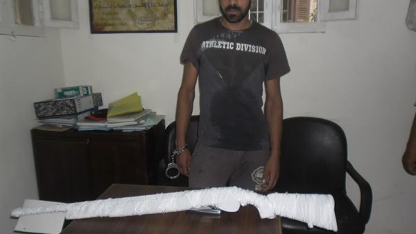 مباحث قويسنا تضبط عاطلًا بحوزته بندقية خرطوش مباحث قويسنا تضبط عاطلًا بحوزته بندقية خرطوش