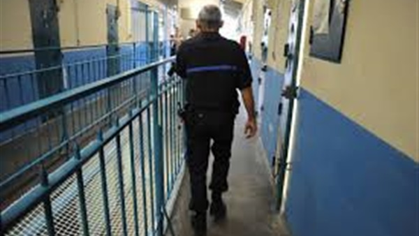 فرنسا تنقل متشددين من سجنهم بعد تخطيطهم لعمل إرهابي فرنسا تنقل متشددين من سجنهم بعد تخطيطهم لعمل إرهابي
