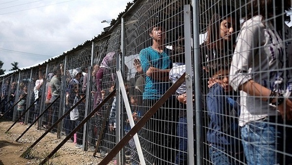 اليونان أحصت 54 ألف لاجئ ومهاجر عالقين على أراضيها