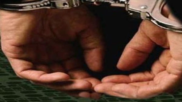 ضبط موظف لانتحاله صفة مستشار بشبرا الخيمة ضبط موظف لانتحاله صفة مستشار بشبرا الخيمة