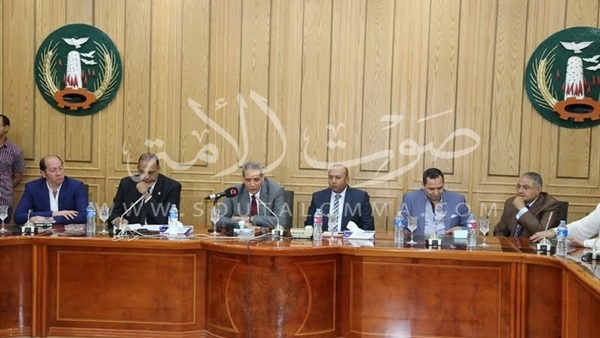 بالصور.. محافظ المنوفية و«الشربينى» يستعرضان مشاكل التعليم 