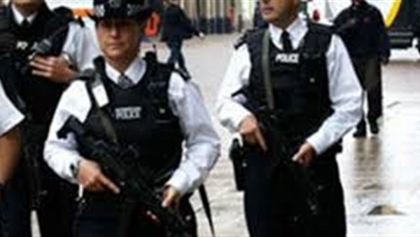 الشرطة البريطانية تعتقل عسكريا يشتبه في تحضيره لـ«عمل إرهابي»