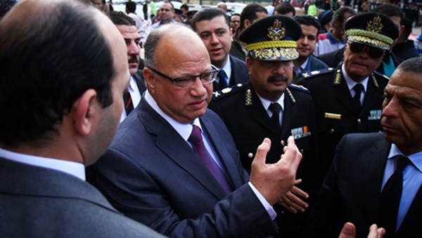 مدير أمن القاهرة يفاجئ قسم البساتين للإطلاع على سير العمل 