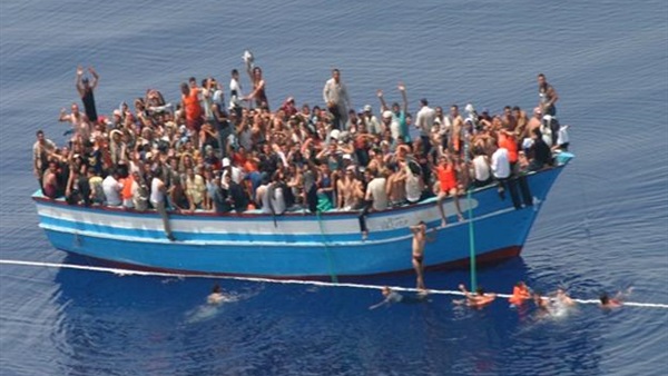 إحباط محاولة 24 شخصا من جنسيات مختلفة الهجرة غير المشروعة لإيطاليا