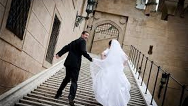 تونسية تعجب بشاب محكوم عليه بالمؤبد وتتزوجه في السجن تونسية تعجب بشاب محكوم عليه بالمؤبد وتتزوجه في السجن