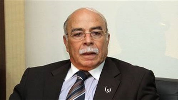 رئيس الزمالك الأسبق: «أبو تريكة كان محظوظ مع الأهلى»