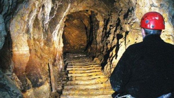 عمال منجم يقتلون نائب وزير في بوليفيا بعد احتجازه