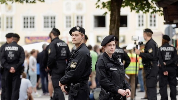 القبض على 15 شخصا بتهمة الاشتراك فى مظاهرة مناهضة للإسلام في ألمانيا