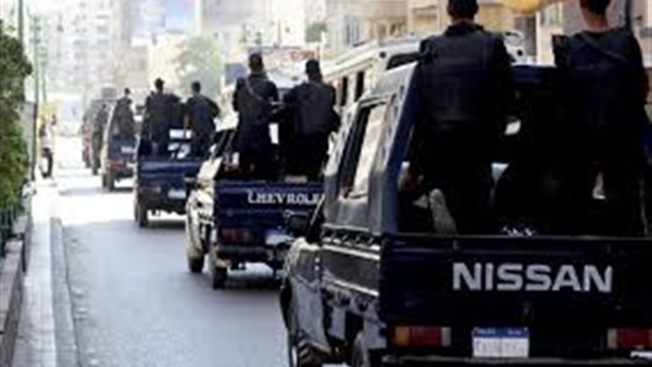 حملات أمنية بعدد من المحافظات لضبط الخارجين عن القانون حملات أمنية بعدد من المحافظات لضبط الخارجين عن القانون