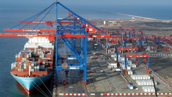 «قناة السويس»: ميناء غرب بورسعيد يستقبل 5560 طن حديد