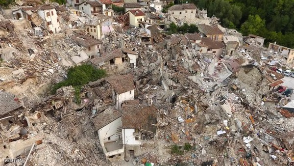 بث مباشر.. آثار زلزال إيطاليا المدمر