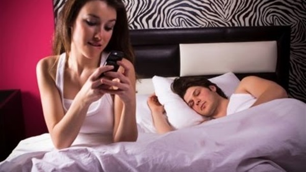 دراسة..النساء أكثر ميلا للخيانة 