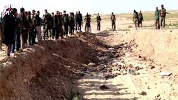 تحديد مواقع 72 مقبرة جماعية حفرتها«داعش» فى سوريا والعراق 