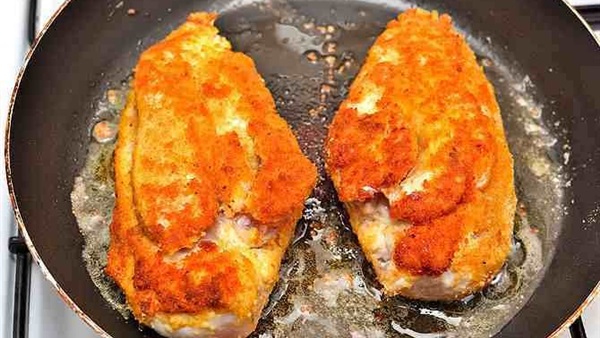 طريقة تحضير صدور الدجاج بالجبن الموزريلا