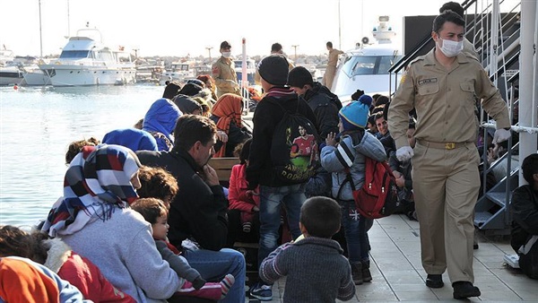 حرس السواحل اليونانية تنقذ 31 مهاجرا من الموت غرقا