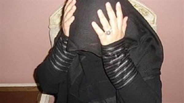 ربة منزل تطعن زوجها بالسكين إثر مشاجرة بينهما بسوهاج ربة منزل تطعن زوجها بالسكين إثر مشاجرة بينهما بسوهاج
