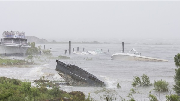 إعصار «هيرمين» يضرب ساحل فلوريدا ويقطع الكهرباء عن آلاف الأشخاص