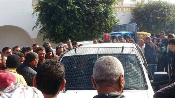 شاب يطعن خطيبته ويحاول الانتحار بعد فسخ خطبتهما بالمنصورة شاب يطعن خطيبته ويحاول الانتحار بعد فسخ خطبتهما بالمنصورة