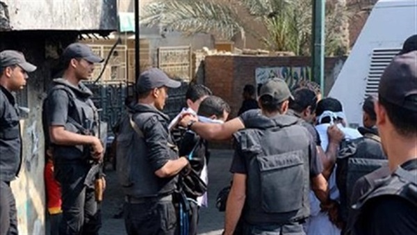 حملات أمنية بعدد من المحافظات لضبط الخارجين عن القانون حملات أمنية بعدد من المحافظات لضبط الخارجين عن القانون