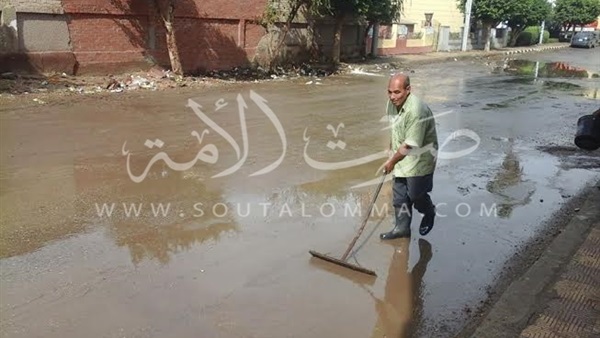 بالصور.. إزالة آثار الأمطار من شوارع مدينة تلا بالمنوفية بالصور.. إزالة آثار الأمطار من شوارع مدينة تلا بالمنوفية