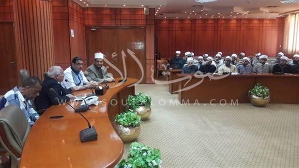 بالصور.. محافظ بورسعيد يجتمع بأئمة الأوقاف استعدادًا لعيد الأضحى