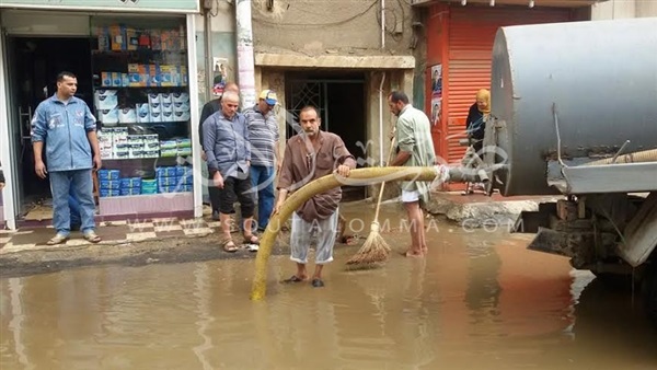 بالصور.. رفع مياه الأمطار من شوارع الباجور