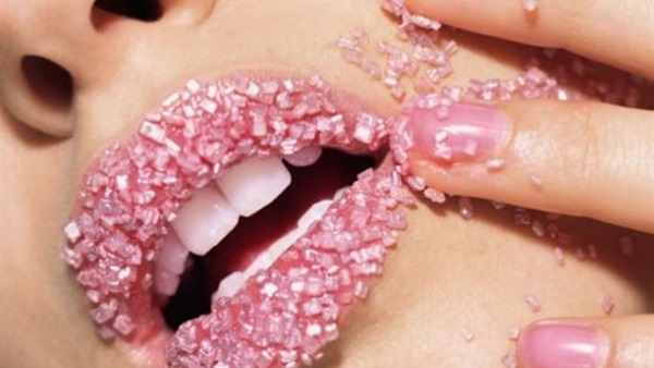 افضل طريقة لتقشير الشفاة 