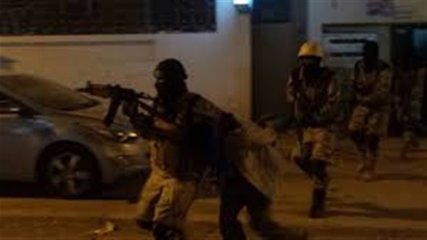 أمن عدن يلقي القبض على 3 من عناصر تنظيم القاعدة أمن عدن يلقي القبض على 3 من عناصر تنظيم القاعدة