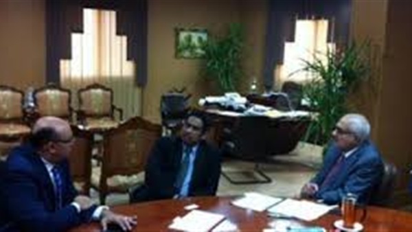 نائب رئيس جامعة المنصورة يبحث أوضاع الطلاب الماليزيين مع مسئول التعليم بالسفارة نائب رئيس جامعة المنصورة يبحث أوضاع الطلاب الماليزيين مع مسئول التعليم بالسفارة