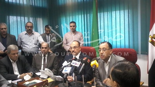 وزير الإسكان: الرئيس وجه بتنفيذ 28 ألف وحدة سكنية بالعبور وزير الإسكان: الرئيس وجه بتنفيذ 28 ألف وحدة سكنية بالعبور