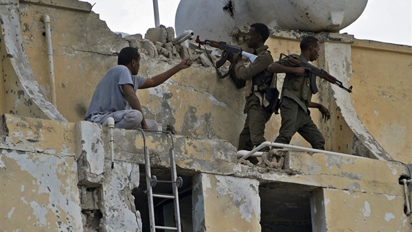 بالفيديو..اشتباكات عنيفة في إثيوبيا تجبر 10آلاف شخص للهروب إلى السوان