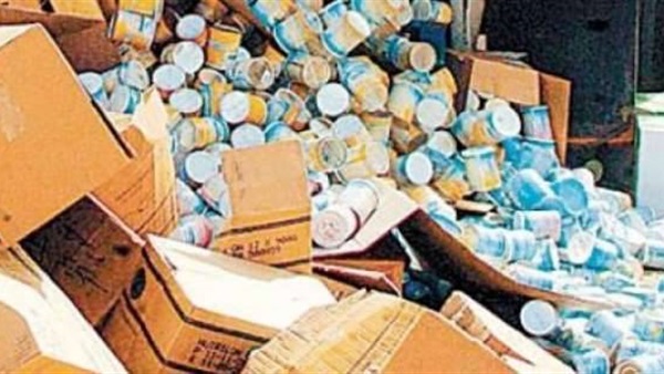 ضبط 35 علبة لبن منتهية الصلاحية بدمياط ضبط 35 علبة لبن منتهية الصلاحية بدمياط