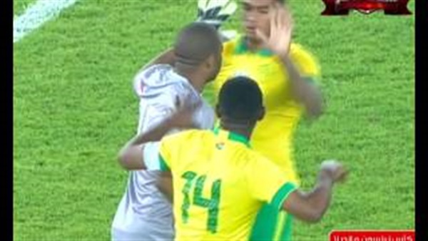 بالفيديو.. جنوب إفريقيا تتقدم على مصر بهدف نظيف في الشوط الأول بالفيديو.. جنوب إفريقيا تتقدم على مصر بهدف نظيف في الشوط الأول