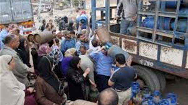 نائب «أبشواى» يلتقى بالأهالى لمناقشة مشكالهم فى الفيوم نائب «أبشواى» يلتقى بالأهالى لمناقشة مشكالهم فى الفيوم