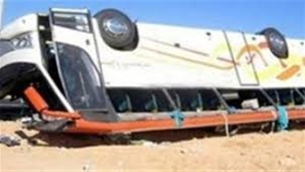 «الصحة»: مصرع 22 مواطنا في حادث تصادم سيارة نقل بأتوبيس بطريق الواحات البحرية - الفرافرة «الصحة»: مصرع 22 مواطنا في حادث تصادم سيارة نقل بأتوبيس بطريق الواحات البحرية - الفرافرة
