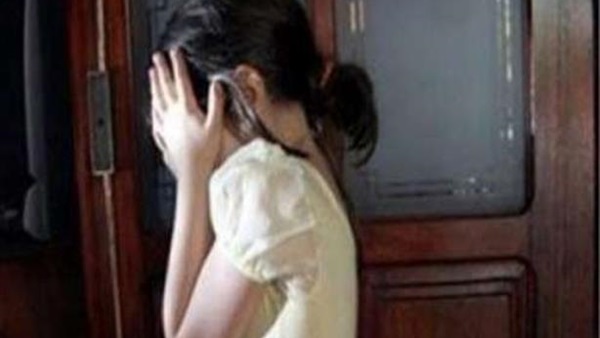 بالفيديو.. طفلة تروى لحظة اغتصابها فى حمامات المساجد 