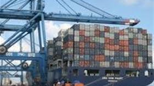 ميناء دمياط يستقبل 7 سفن عملاقه للحاويات والبضائع ميناء دمياط يستقبل 7 سفن عملاقه للحاويات والبضائع