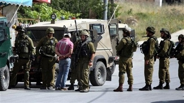 الاحتلال الإسرائيلي يعتقل 15 فلسطينيا الاحتلال الإسرائيلي يعتقل 15 فلسطينيا